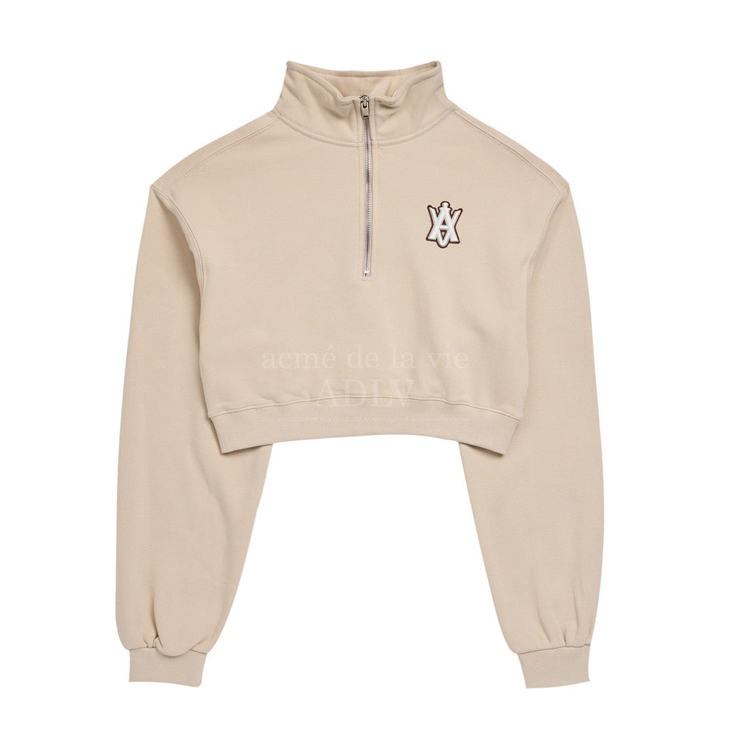 [ ADLV X LISA ]  A Logo Emblem Crop Top Pullover Sweatshirt